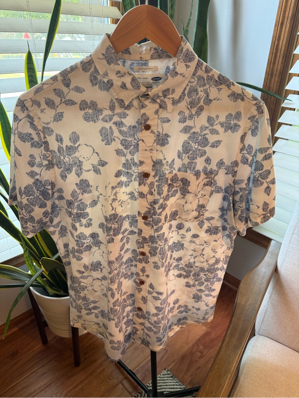 Old Navy Casual Floral Short Sleeve Shirt - Blue on White